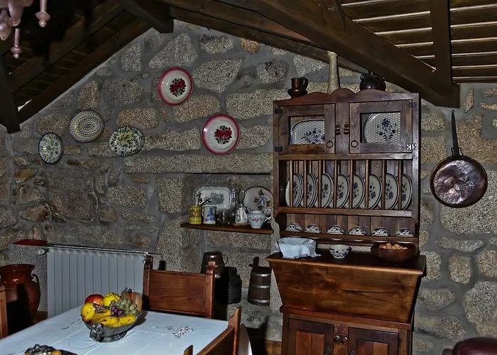 Casas Do Cavaleiro Eira 컨트리하우스